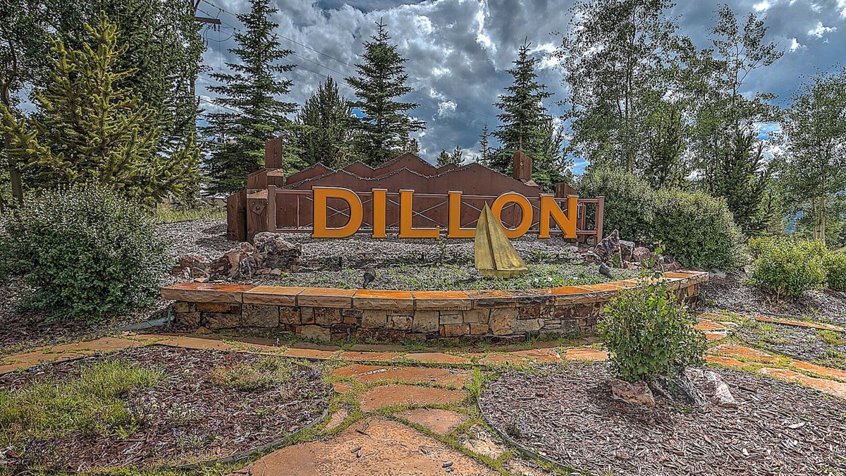 Dillon Apartment | The Lodge at Lake Dillon #111 by Summit County Mountain Retreats