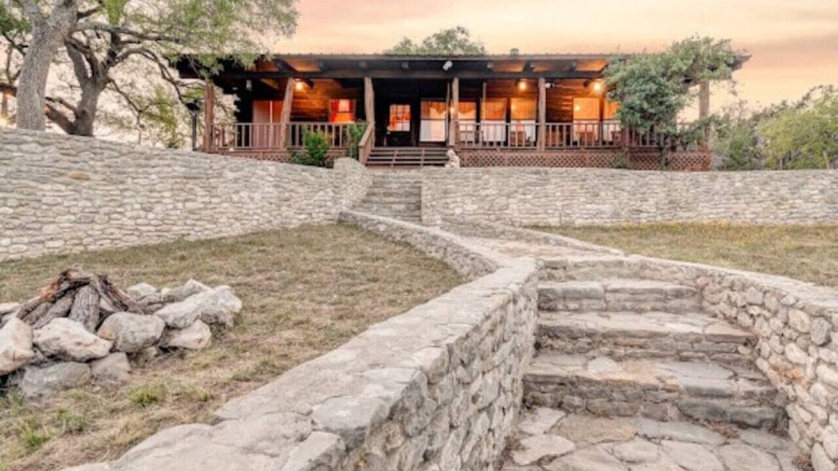 Uvalde House | The Lodge at Lightning Bug Springs