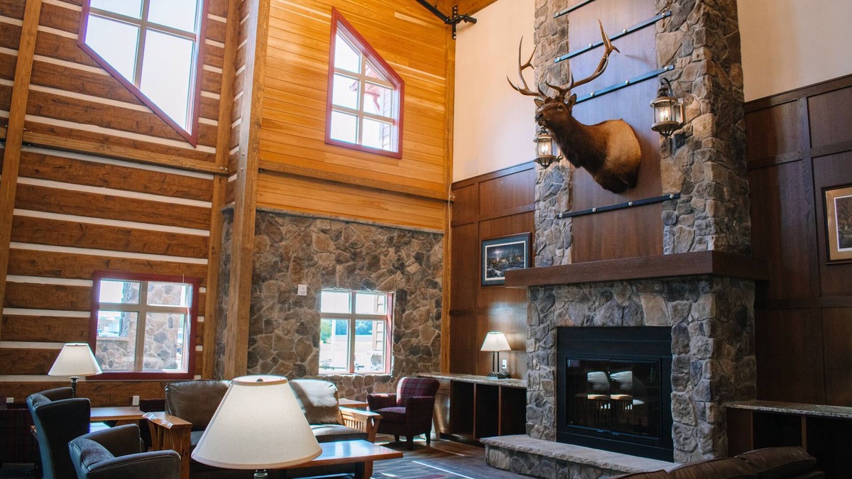 Mauston Hotel | The Lodge at Mauston