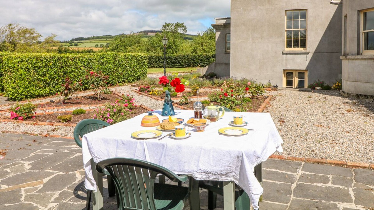 Knockaderry Cross Roads House | THE LODGE AT RAHEENGRANEY HOUSE in Raheengraney, County Wicklow