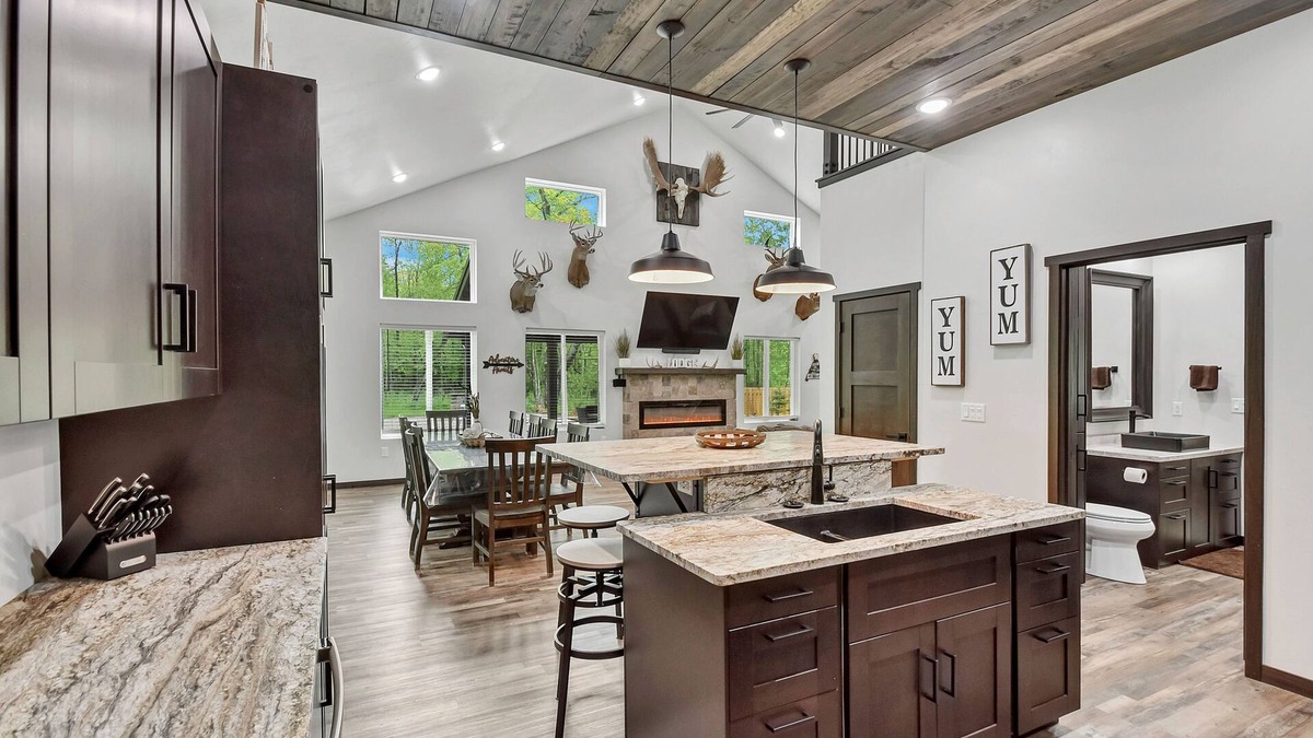 Sturgeon Bay Cabin | ❗️The Lodge Door Co. Luxury Barndo, Relax, Make Memories❗️