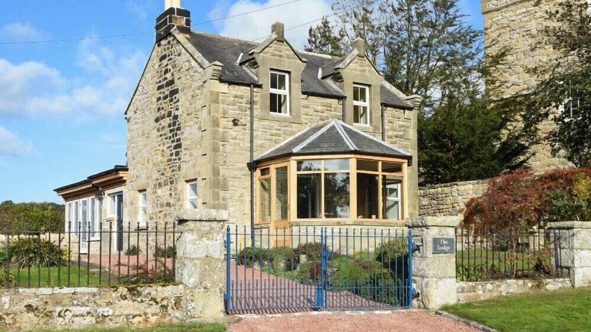 Elsdon Cottage | THE LODGE (ELSDON), pet friendly, country holiday cottage in Elsdon