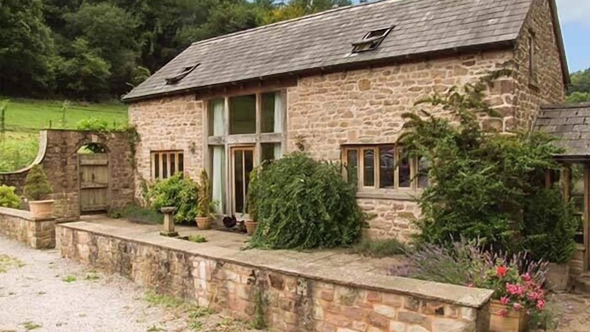 Ross-on-Wye Cottage | THE LODGE FARM BARN, family friendly, with open fire in Deepdean