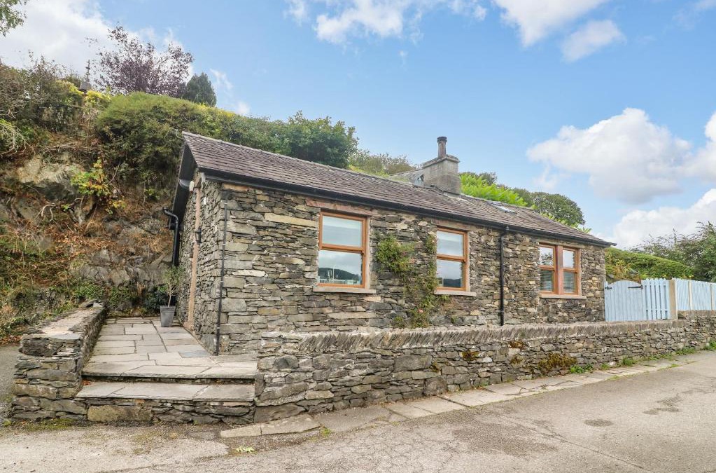 Bouth House | The Lodge