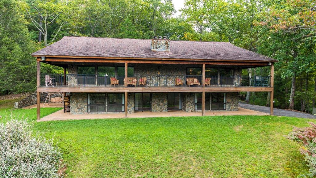 Crozet Cabin | The Lodge in Sugar Hollow