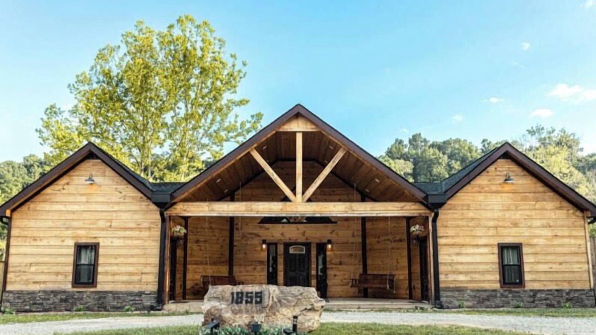Joelton House | The Lodge @ Jones Farm Venue and Cabins
