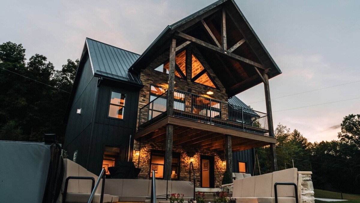 New Philadelphia Cabin | The Lodge @ Paradise Lake
