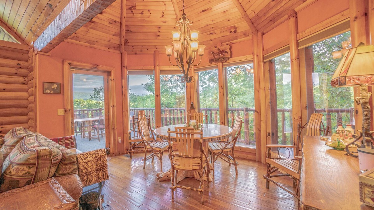 Dandridge Cabin | The Lodge