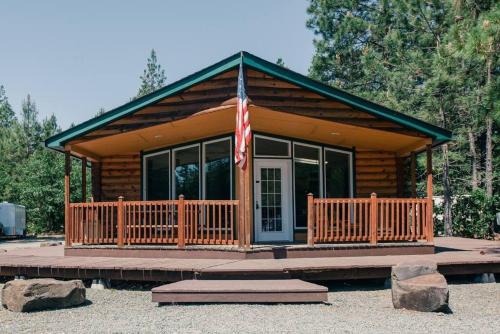Cave Junction House | The Lodge