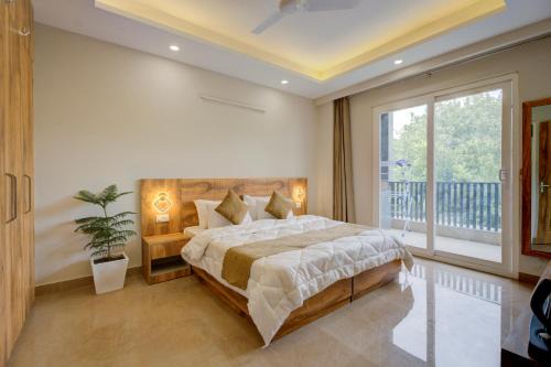 Sector 51 Apartment | The Lodgers Luxury 1 BHK Serviced Apartment in Gurugram Near Millennium City Centre Metro
