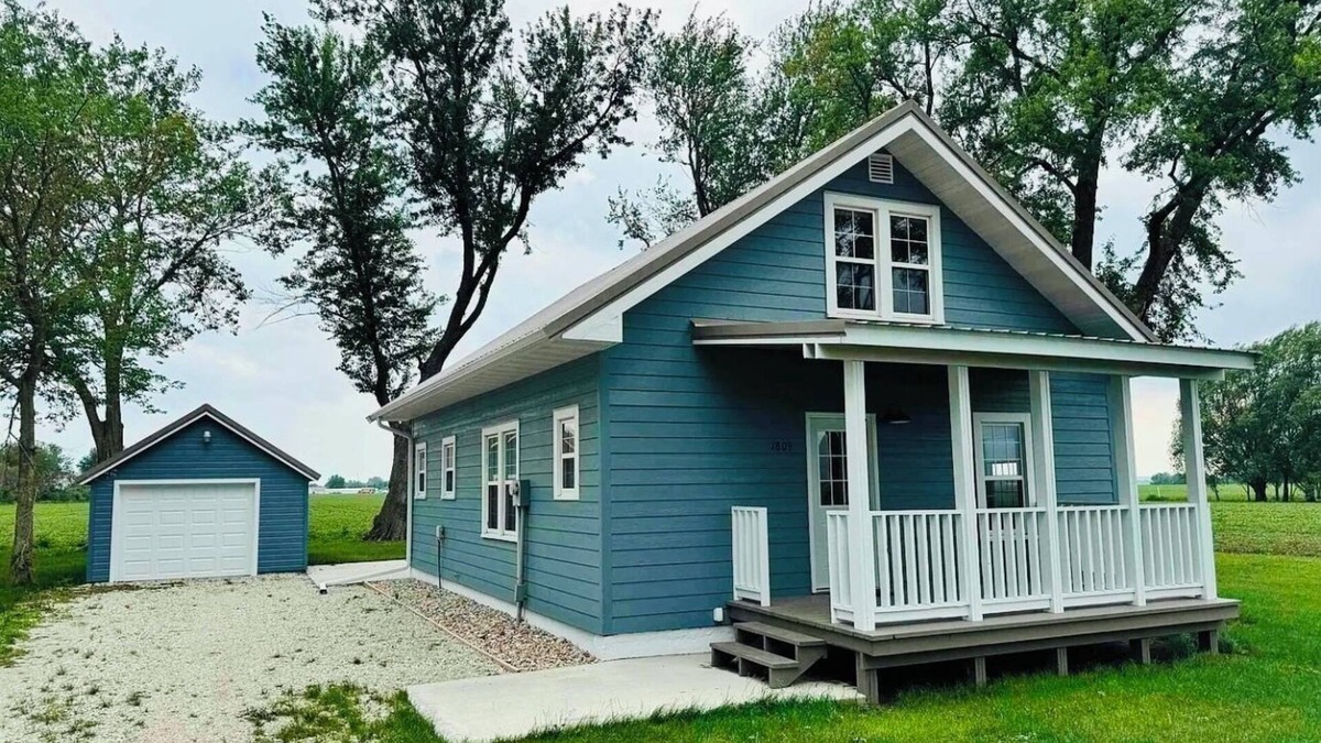 Onawa House | The Loess Hills Cottage