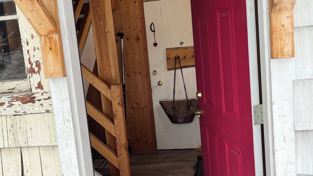 Vernon Cottage | The Loft - a cozy getaway for two