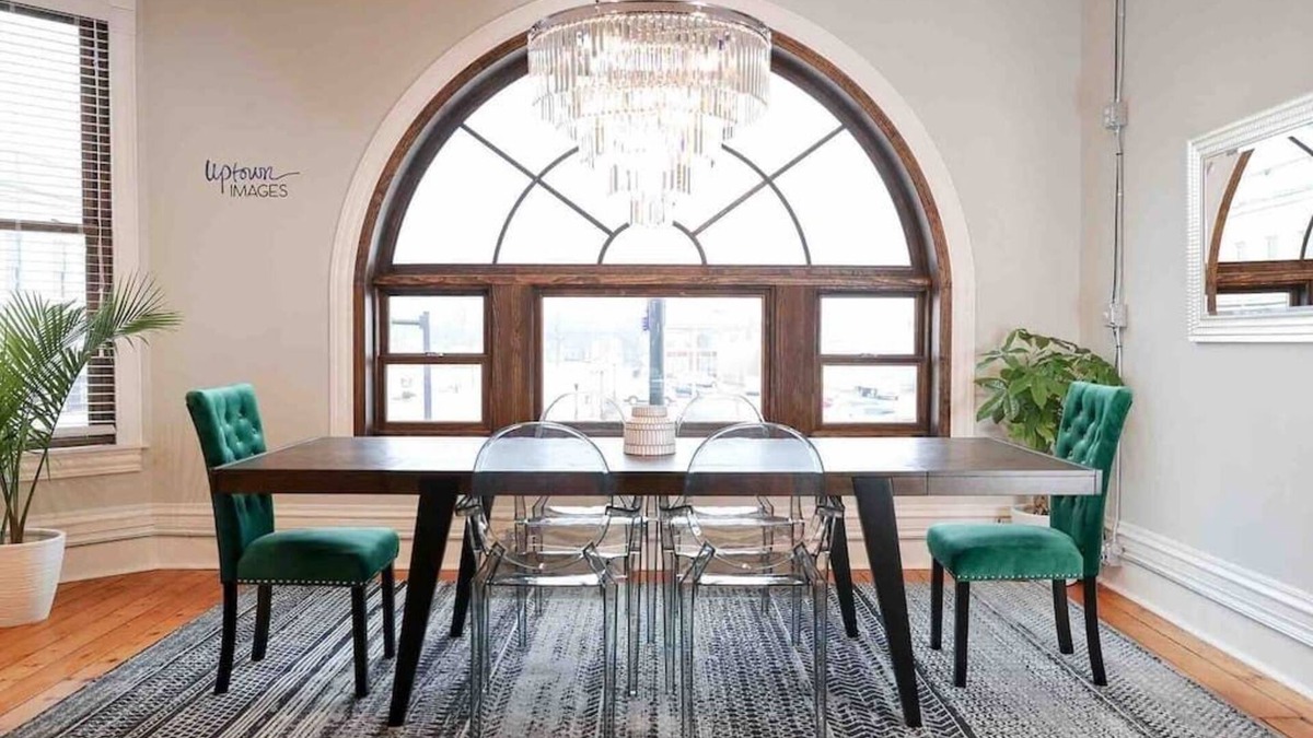 Bellefontaine Apartment | The Loft Above | Lux Downtown 2BR | Parking | W/D!