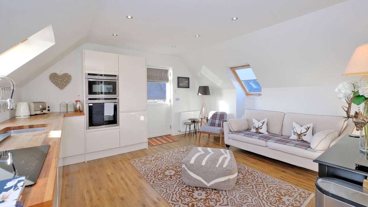Stonehaven Apartment | The Loft at Blackbutts - Sea Views