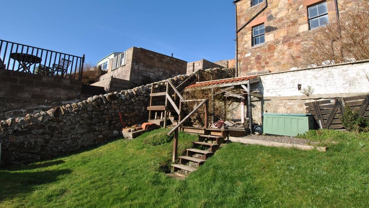 Cellardyke Cottage | The Loft- charming character cottage in East Neuk