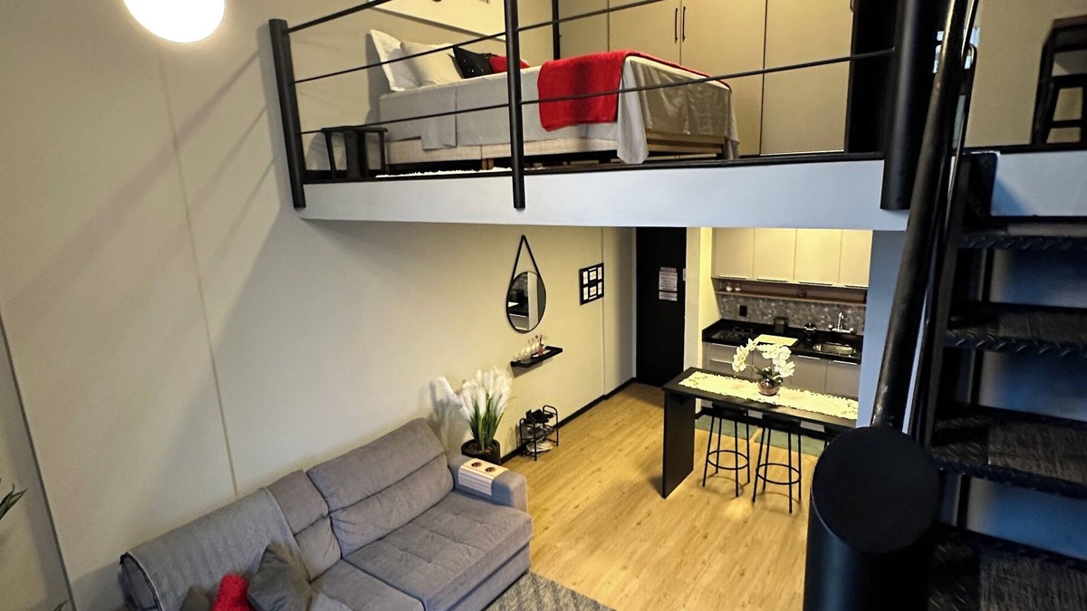 Czerniewicz Apartment | The loft is centrally located, has a hot tub, a privileged view, a swimming pool, and a gym.