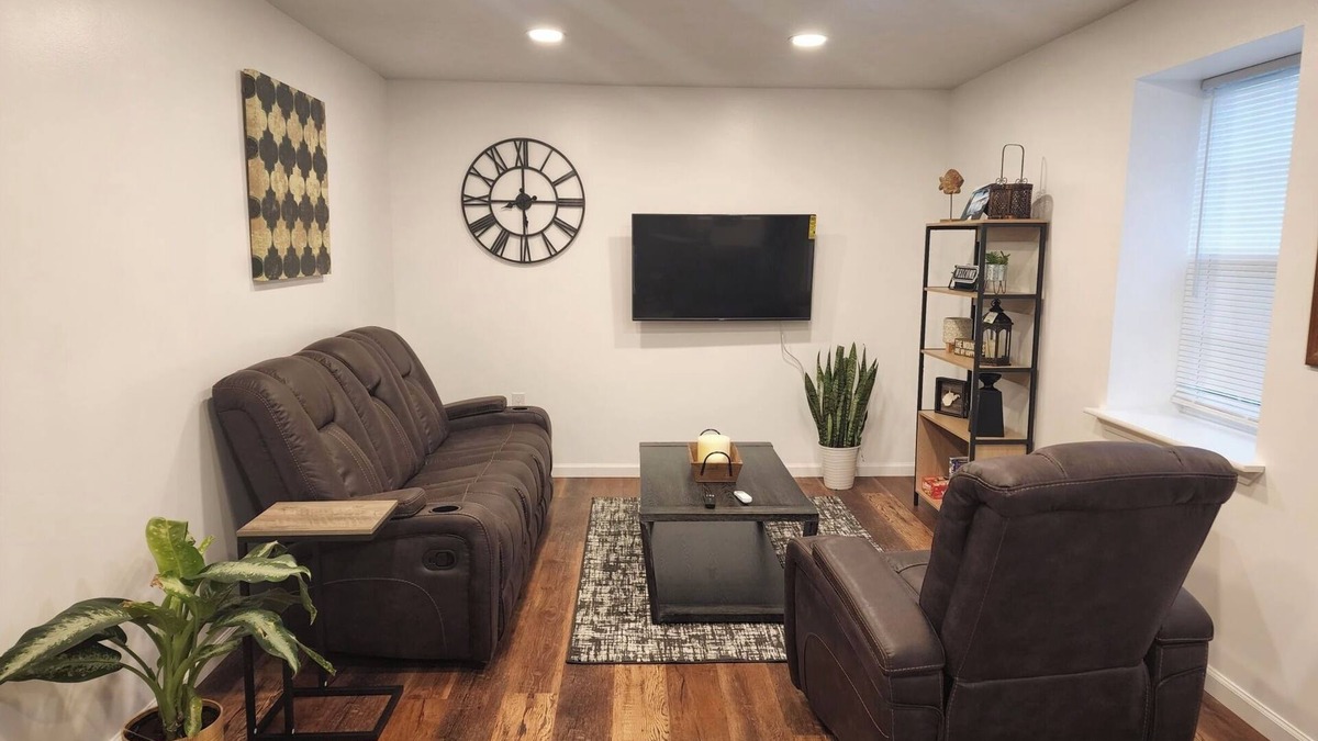 Summerlee Apartment | The Loft on Main