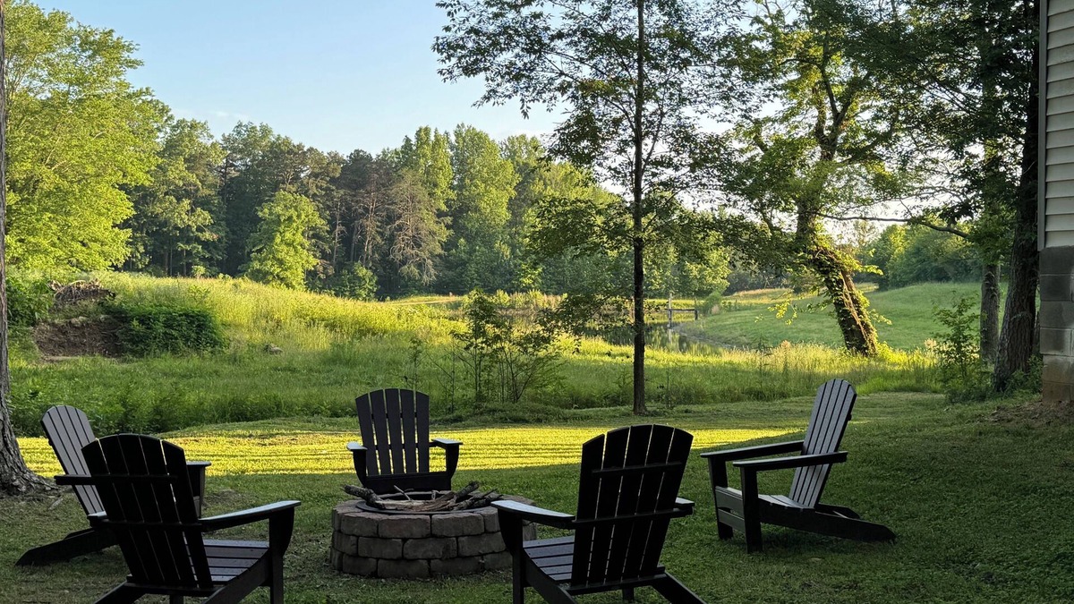 Bryant Apartment | The Loft retreat at Price Pond !