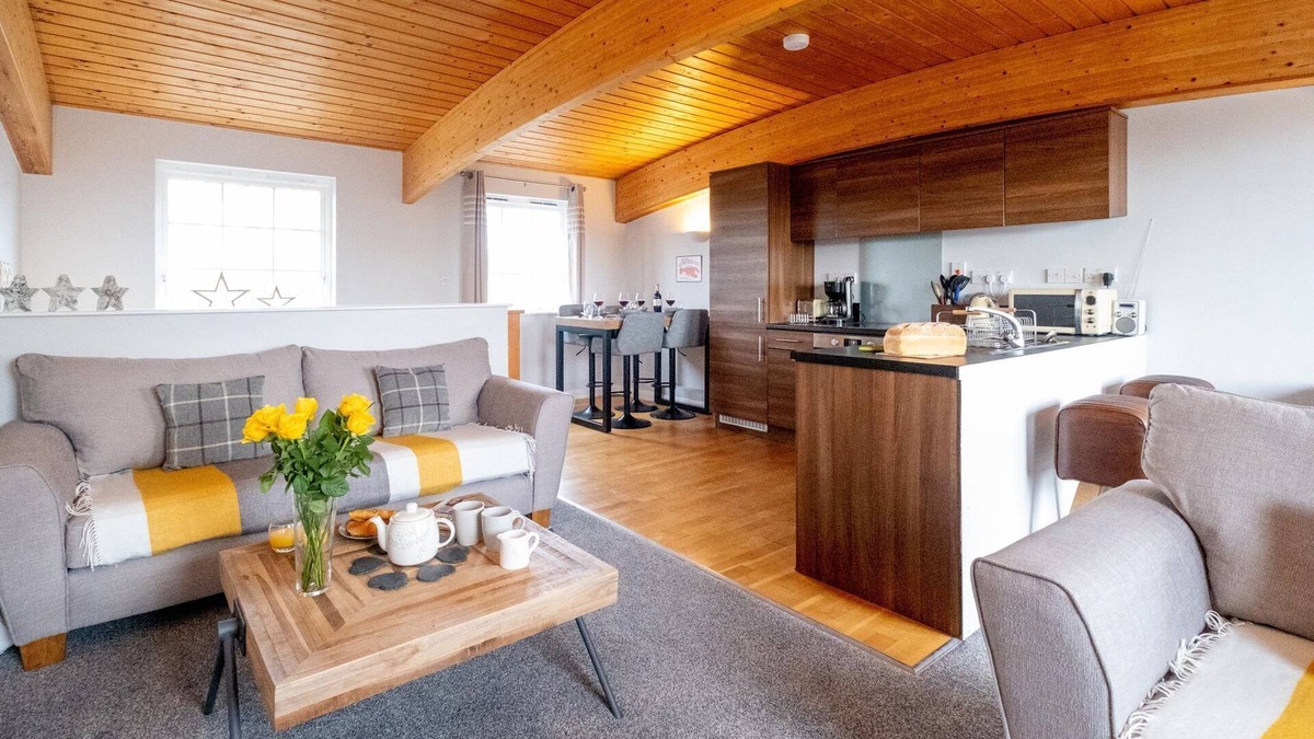 Leiston Cottage | The Loft - sleeps 6 guests in 3 bedrooms