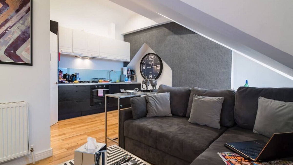 Roath Condo | The Loft | Trendy Top Floor 1 Bed | Oakfield Apts