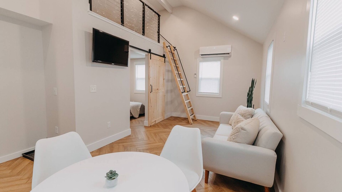 Grandville House | The Loft w/outdoor fire pit