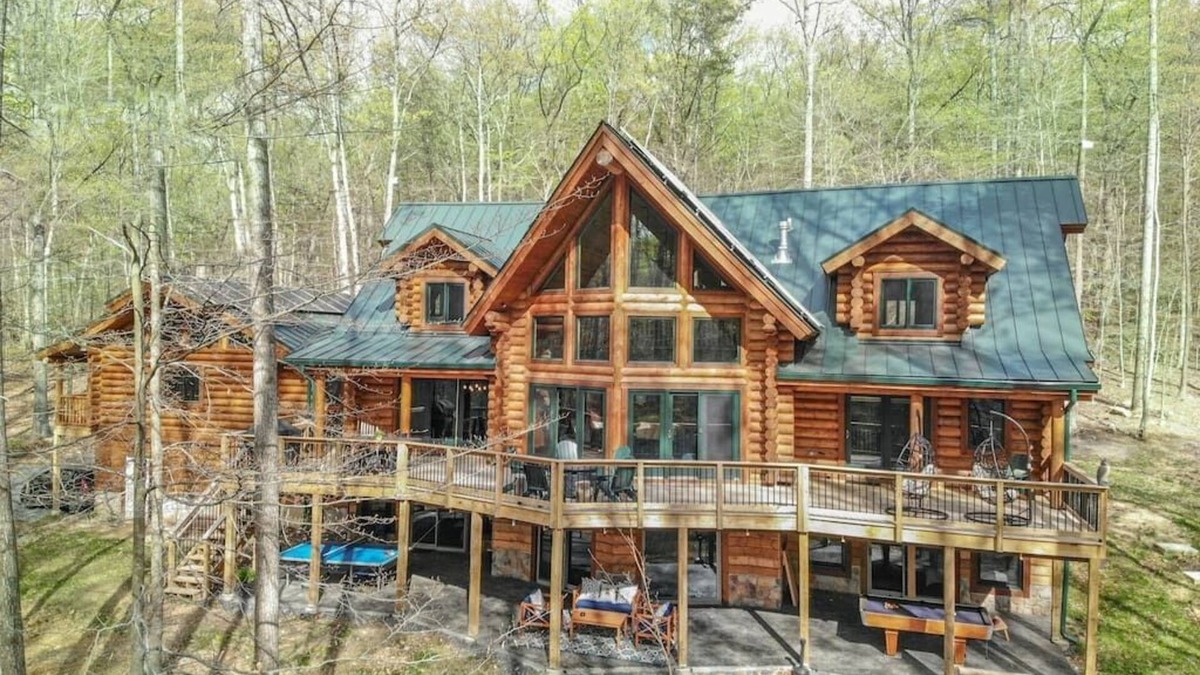 Dickerson House | The Log House at Sugarloaf Mountain MD