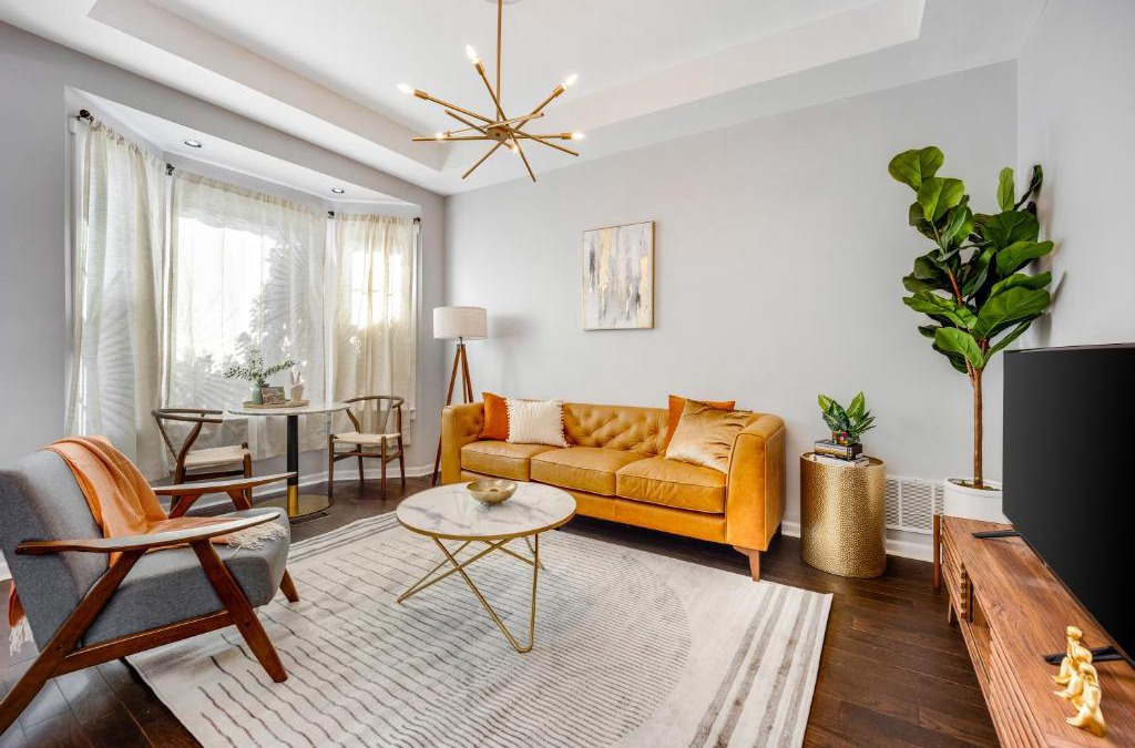 Avondale House | The Logandale: HUGE Mid-Century Home, sleeps 15