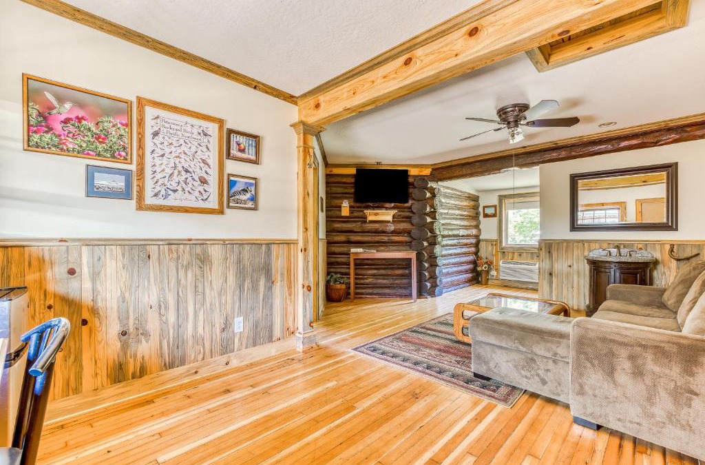 White Salmon House | The Logs Birds Paradise