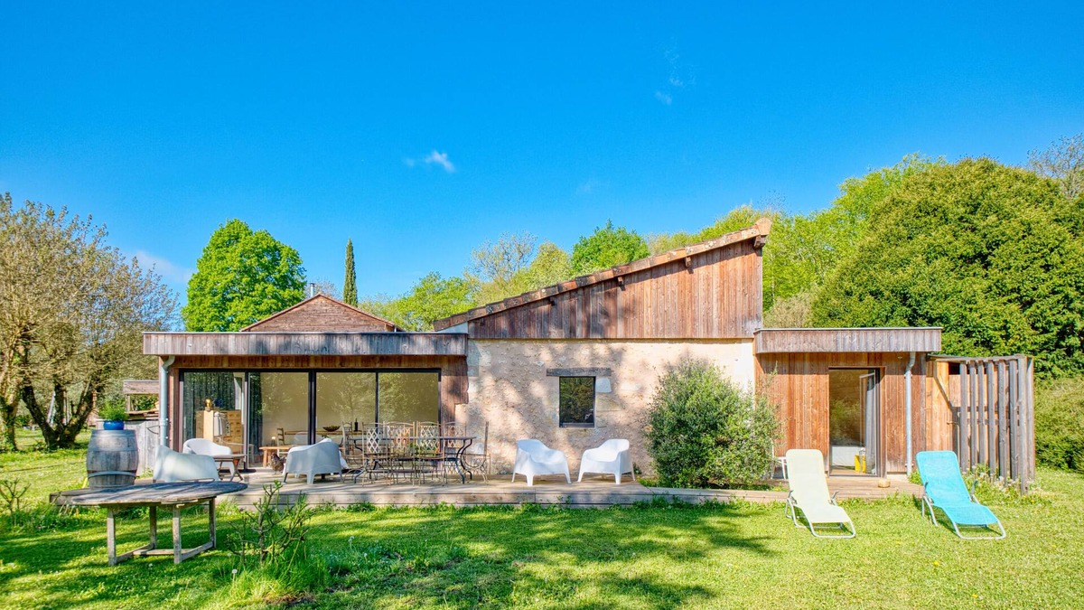 Saint-Astier House | The Longère of Astérius – Relaxing Stay in an Eco-Friendly Holiday Home in Saint-Astier