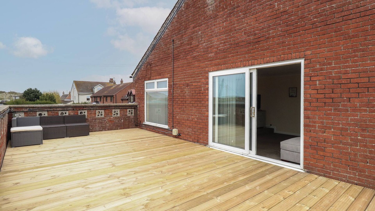 Sea Palling Cottage | THE LOOK OUT, family friendly, country holiday cottage in Sea Palling