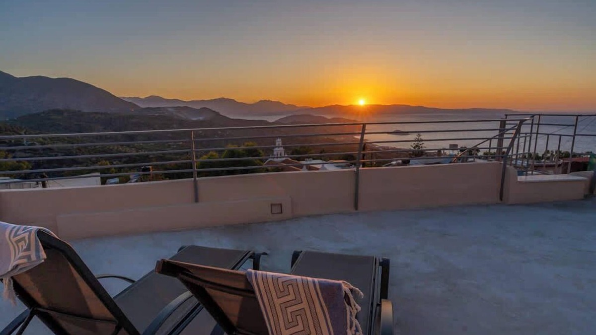 Tourloti House | The Lookout in Mirsini - Roof Terrace - AC - WIFI