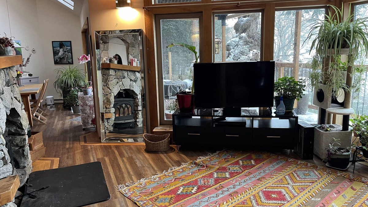 Hornby Island House | The lookout nUnique home with a stunning location