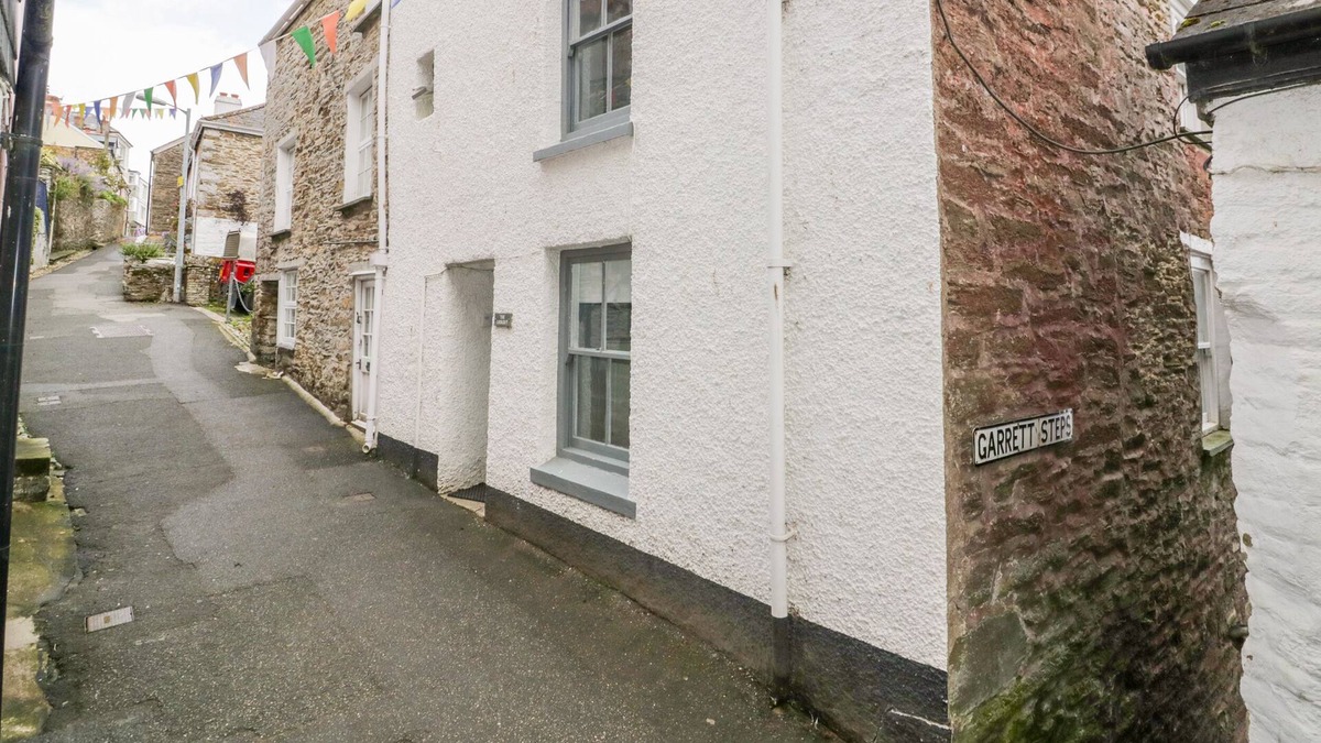 Polruan Cottage | THE LOOKOUT, pet friendly, country holiday cottage in Polruan