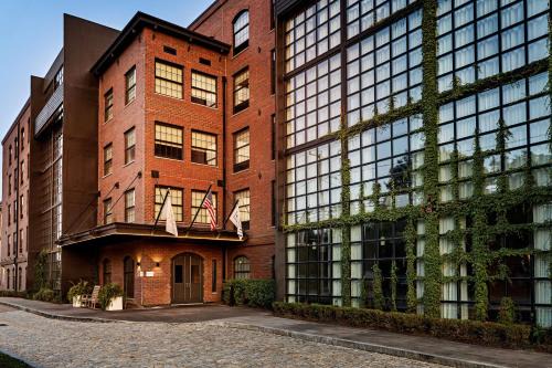 Warwick Hotel | The LOOM Hotel, Tapestry Collection by Hilton