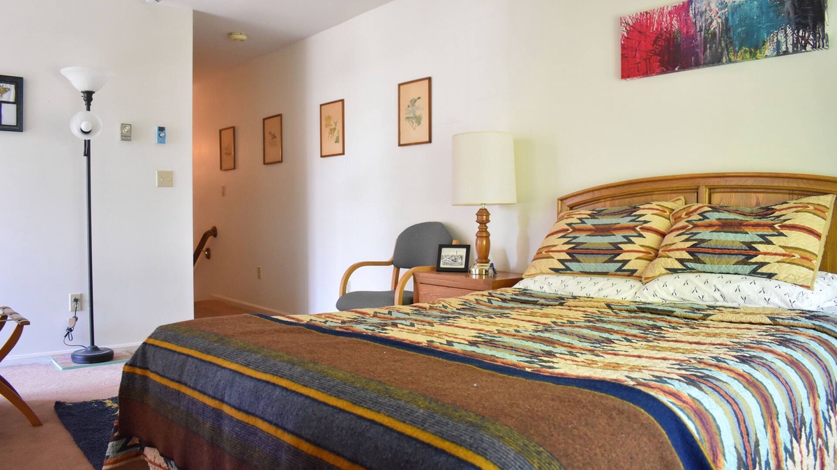 Bar Harbor Condo | The Loon Nest: Cozy 2 floor apartment in downtown Bar Harbor