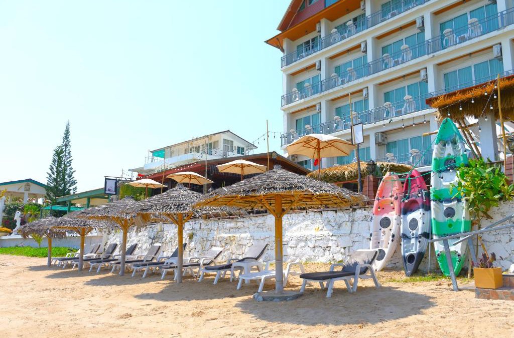 Ban Chang Hotel | The Lord Nelson Hotel