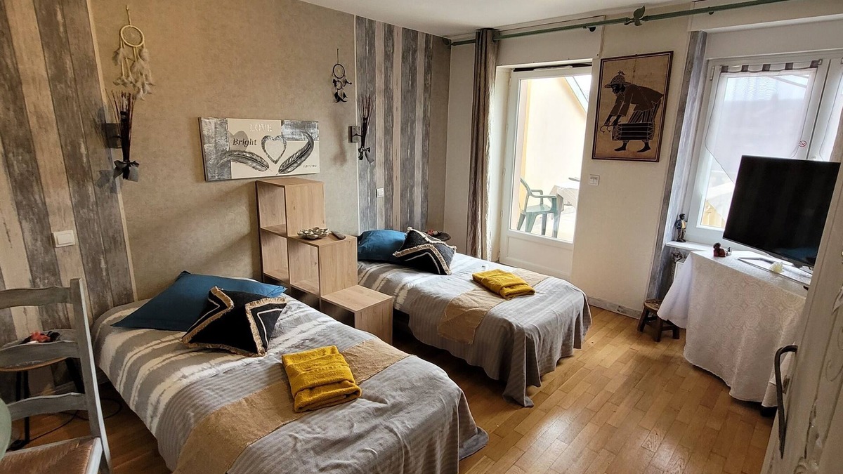 Folkling Bed & Breakfast | The Lorraine room