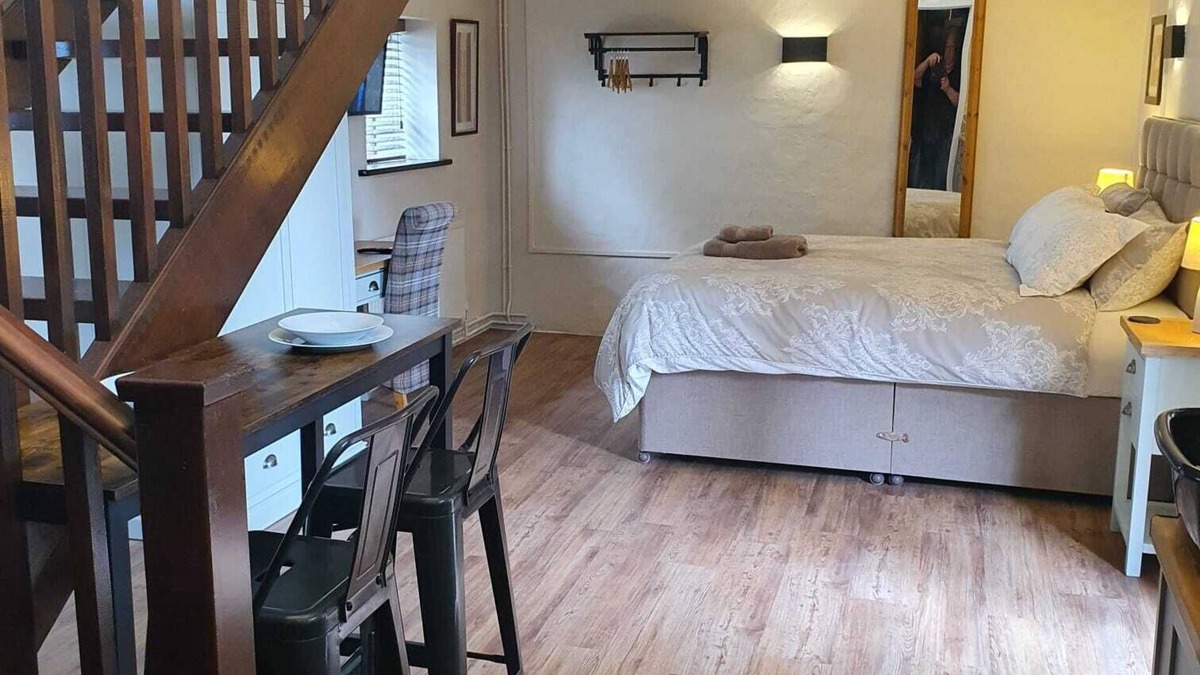 Eccles Apartment | The Lower Bell