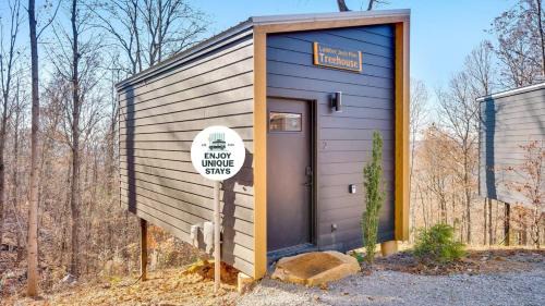 Wildwood House | The Lumber Jack Pine Treehouse at Treetop Escapes