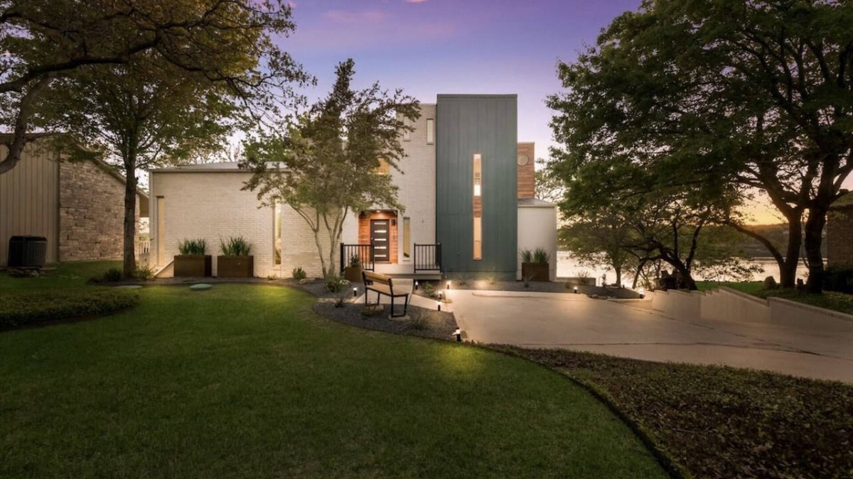 Belton House | The Lux at Lake Belton Modern Lake Access Home