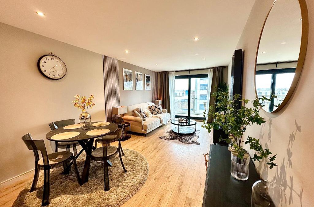 Barbican Apartment | The Lux at Pierson House