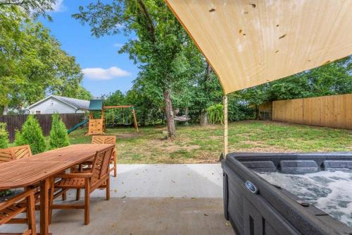 Georgetown House | The Luxe/HotTub/Playground/12min KHP/30min Ark