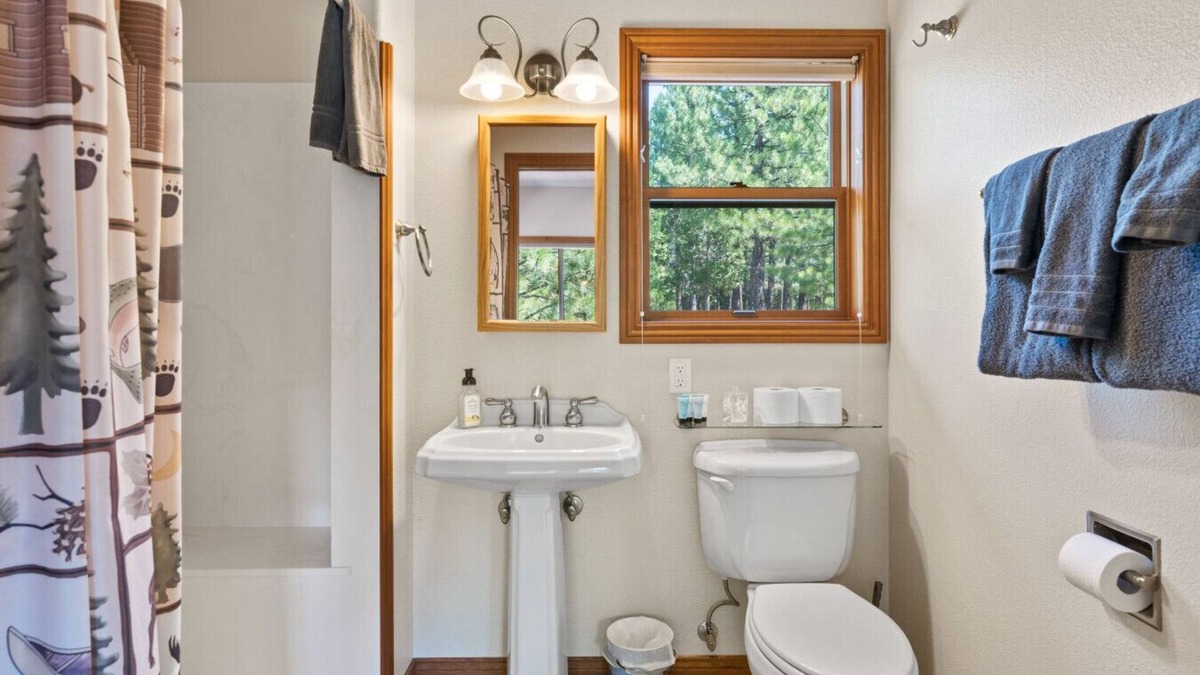 Gold Mountain House | The Luxe Lodge | Private Hot Tub | Golf | Views