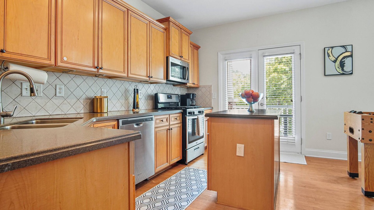 Midtown House | The Luxe on 16th Steps to Atlantic Station