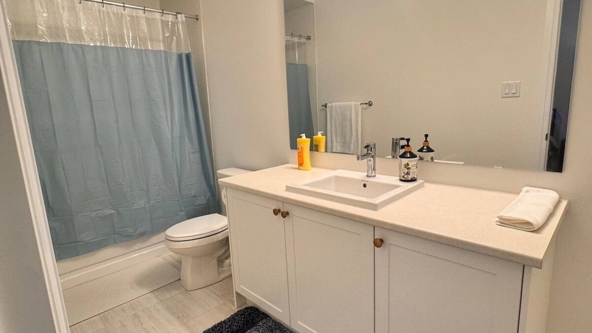 Midland House | The Luxury Bayport Bliss/Brand New/30m Wasaga/15mBeaches