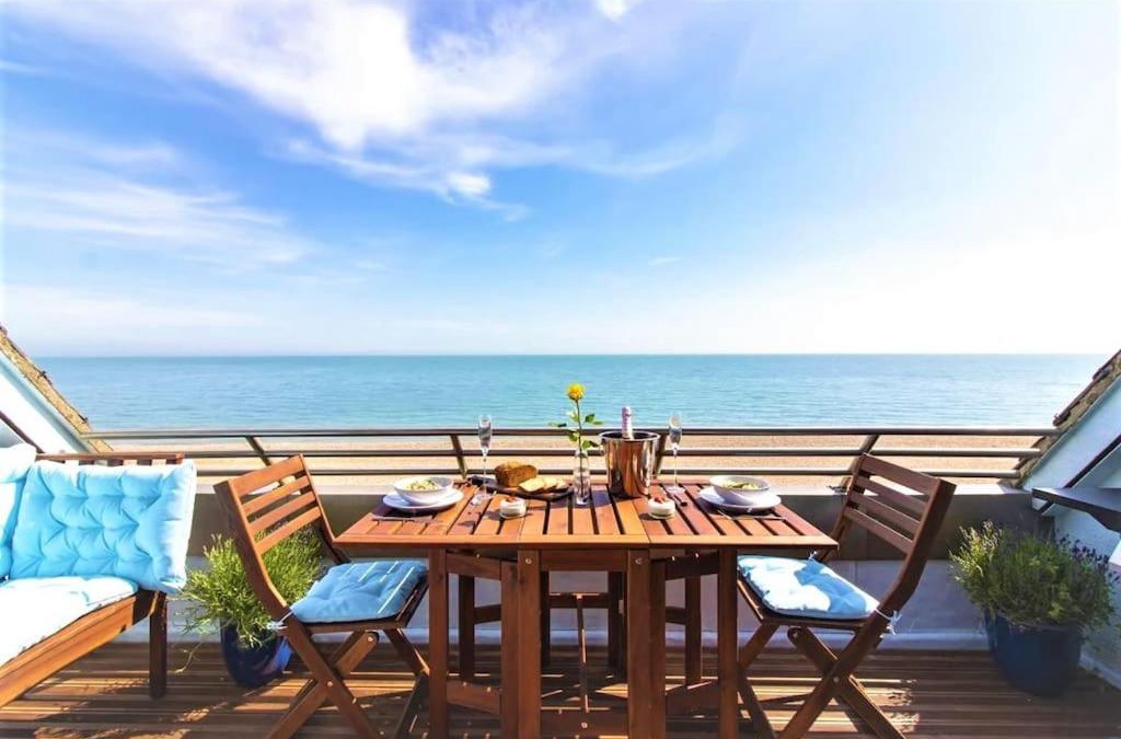Folkestone Apartment | The luxury Beach property - Oceanbreeze