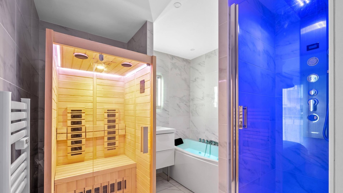 Talensac-Pont Morand Apartment | ☆The Luxury Spa☆ with cinema/terrace in the city center