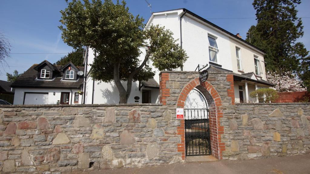 Caldicot House | The Lychgate