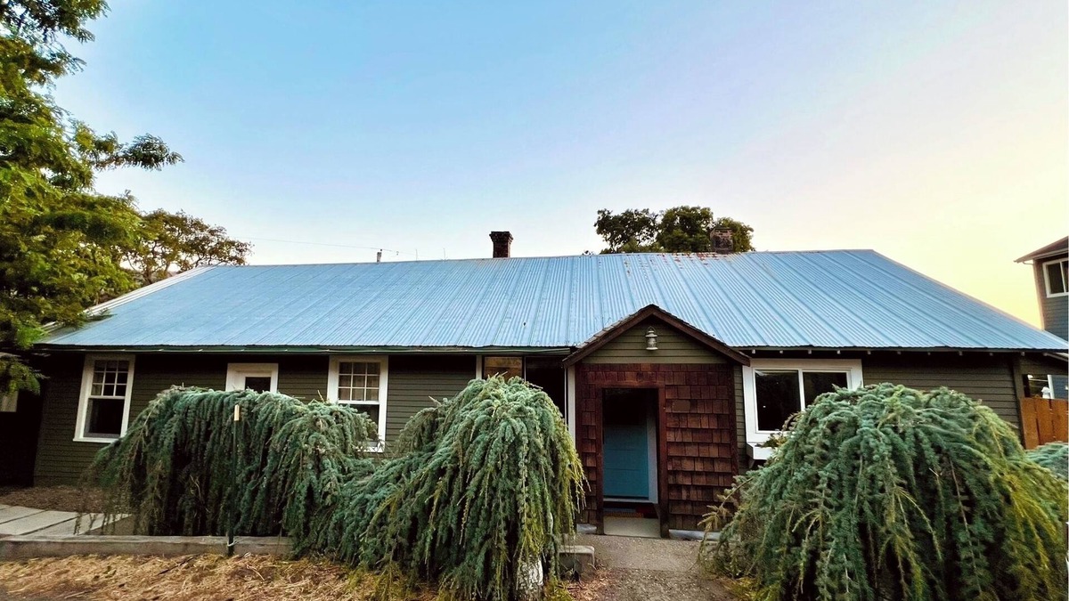 Lyle House | The Lyle House - a Cozy Retreat