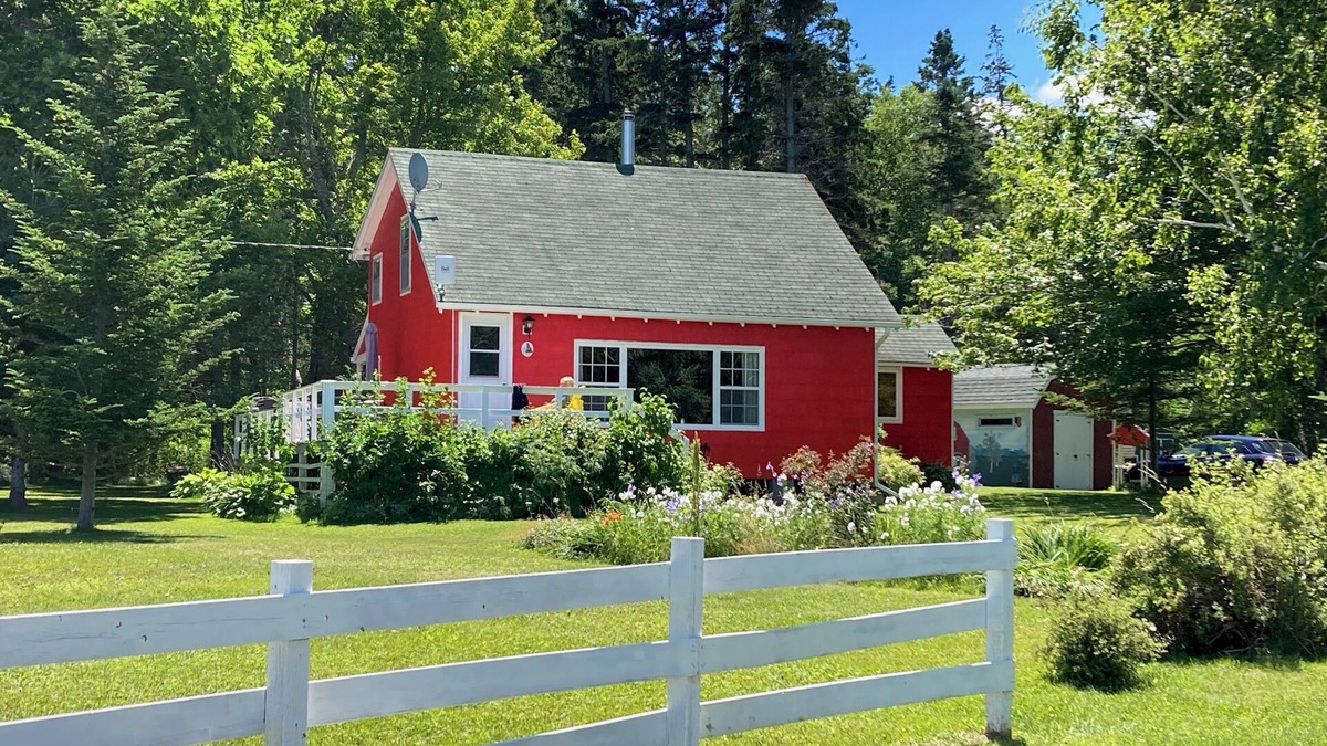 Tidnish Cottage | The Mac-Inn